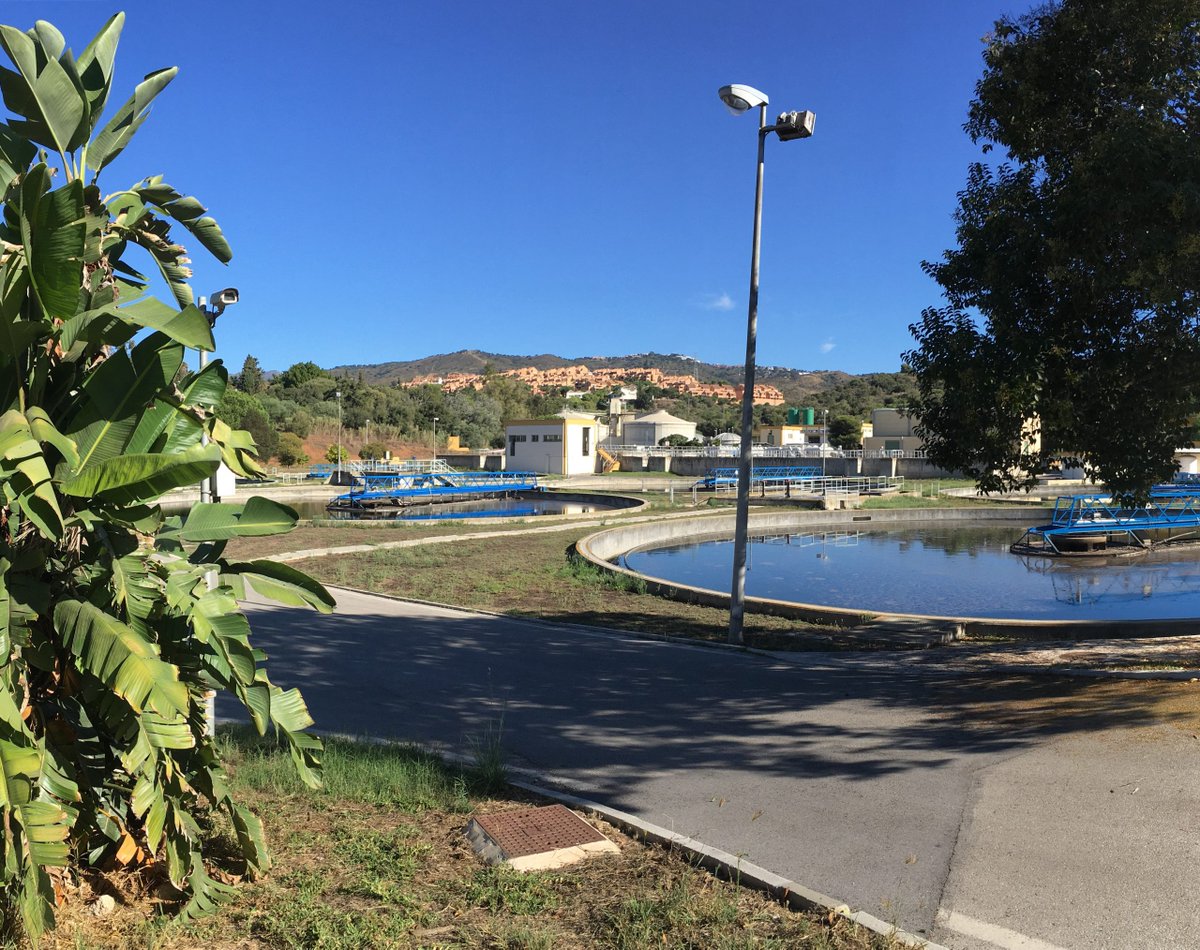 InfoHidralia's tweet image. 📅 #DíaMundialSaneamiento
💧 El proyecto #LIFEMatrix, impulsado por @CETAQUA en colaboración con @InfoUMA y @AcosolSA, apuesta por la recarga de acuíferos con agua regenerada de la depuradora de La Víbora (#Marbella), zona con gran estrés hídrico
🌐 +info: cetaqua.com/proyectos/life…
