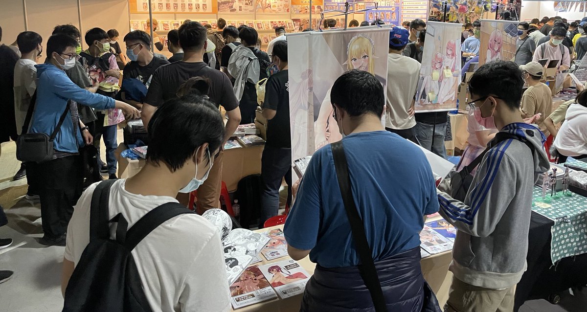 airotastudio's tweet photo. 嗨嗨～這兩天是 #高雄駁二動漫祭 #FFK15
我們一樣開著夜車衝來高雄囉！
攤位在【G35-G36】⚠️ 請特別注意R18區域需要身分證明才能進入，好孩子再等等嘿！
-
- （高雄也太熱了吧 (╬ Ò ‸ Ó)） -
#精靈 #梓喵 #異世界 #吸血鬼 #正太 #開大車 #藥物 #妹妹 #少女戰車 #姐姐 #學校泳衣 #出包王女 https://t.co/4S5KlJyf6T