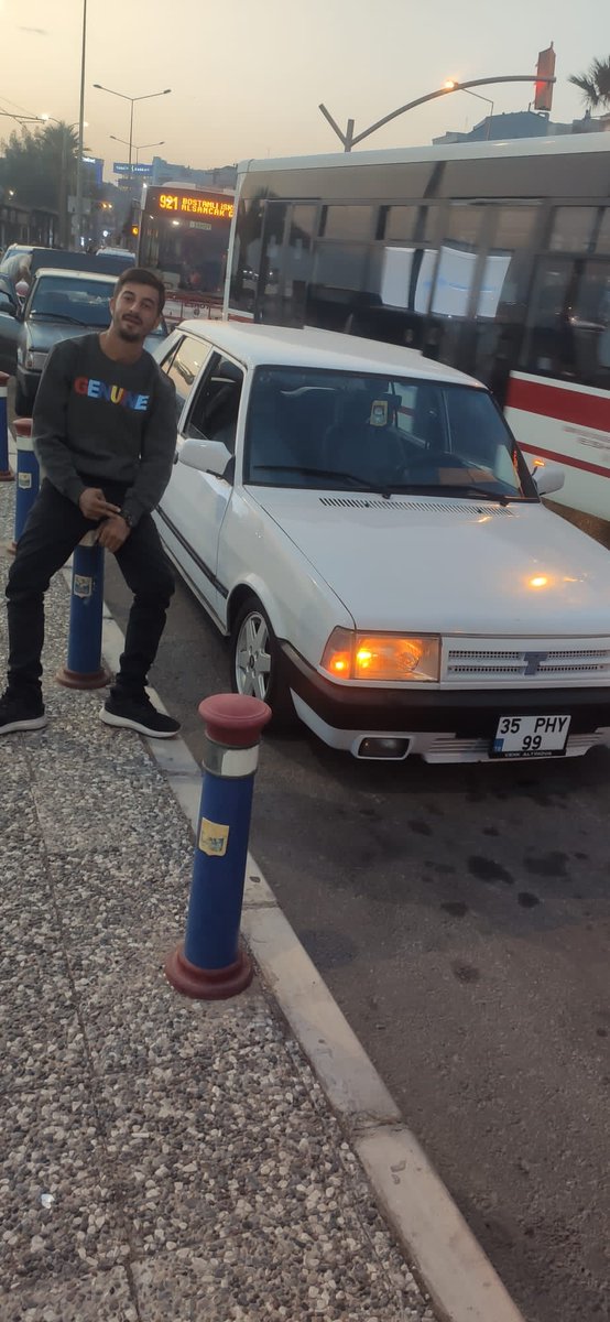 Pul kadar değeri olmayan birine altinmis gibi. değer verirsen miras gibi harcar seni"...🕊