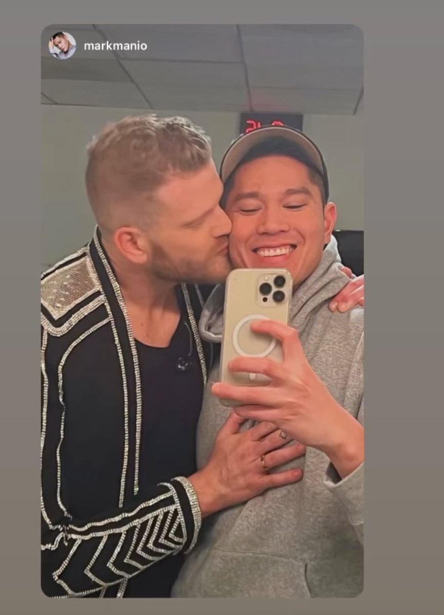 Have anyone a pic of <a href="/scotthoying/">Scott Hoying</a> 's outfit?