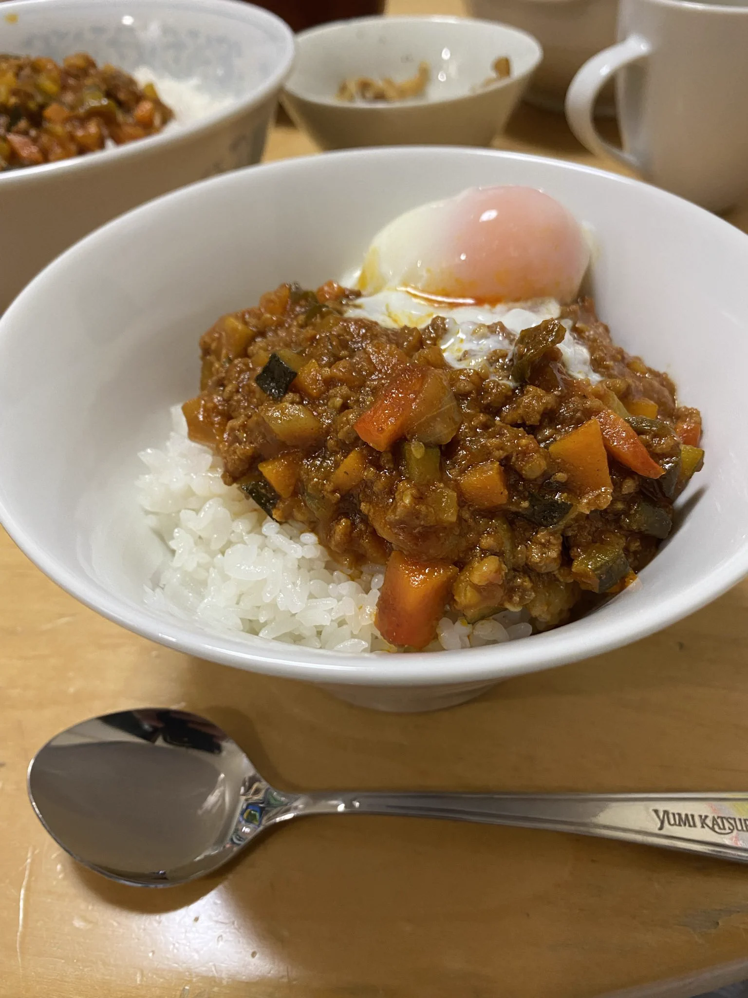 家のキーマカレーには、発酵食品を投下します。味噌屋さんが塩を使わず国産大豆、国産米、米麹で作った『発酵そみファ』塩ゼロだから塩っぱくなく味に深みが加わります。沢山『味噌パワー』いただきです。腸活、生活習慣病、老化防止、抗ストレスなどなど活躍との事。 ＃高血圧 ＃無塩味噌 ＃JAタウン  