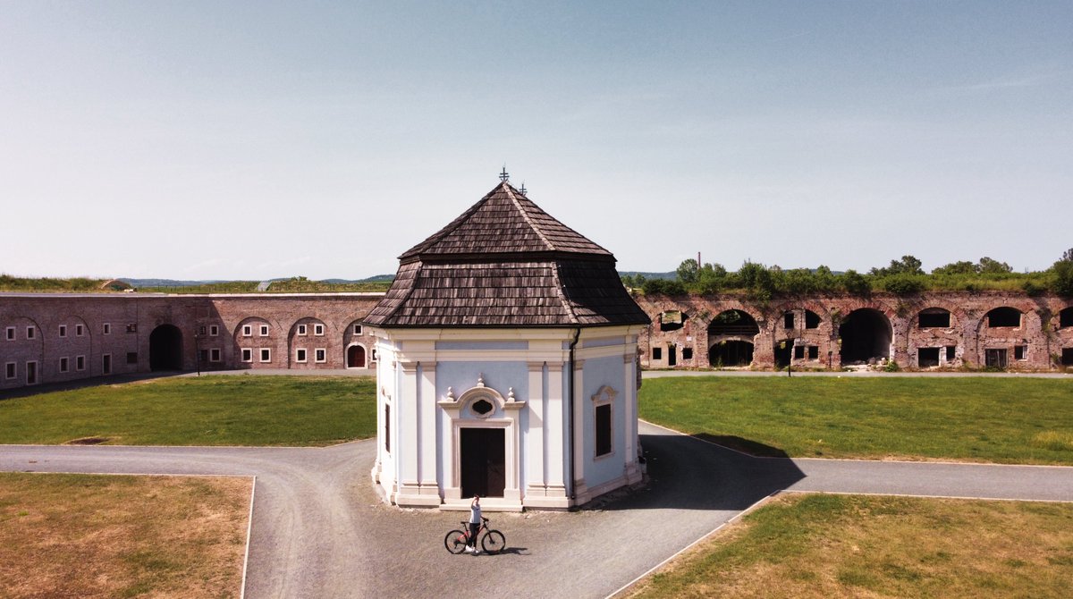 bikademy's tweet photo. Do you explore cultural and natural heritage by #bike? 

Comment your favorite ones.

#cyclingdestination #bikeride #ridebike #cyclingtourism #biketour https://t.co/wOJ2h3YaUA