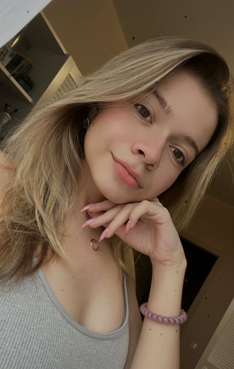 Dariella_art's tweet image. 🎀GOOD MORNING 🎀

I wish you a wonderful weekend💓 
I'm going to visit my relatives this weekend. 

I will be in touch with you 🫂❤️
#NFT #KatoKrew #NFTartist