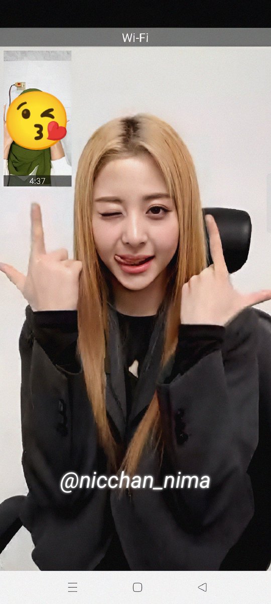 nicchan_nima's tweet photo. LOVE YOU ALL 😘
I will be waiting for Lesserafim come to Indonesia

221119
#kpopmerchfansign
#ANTIFRAGILE 
#CHAEWON 
#YUNJIN 
#EUNCHAE 
#KAZUHA https://t.co/6a24TmnrmU