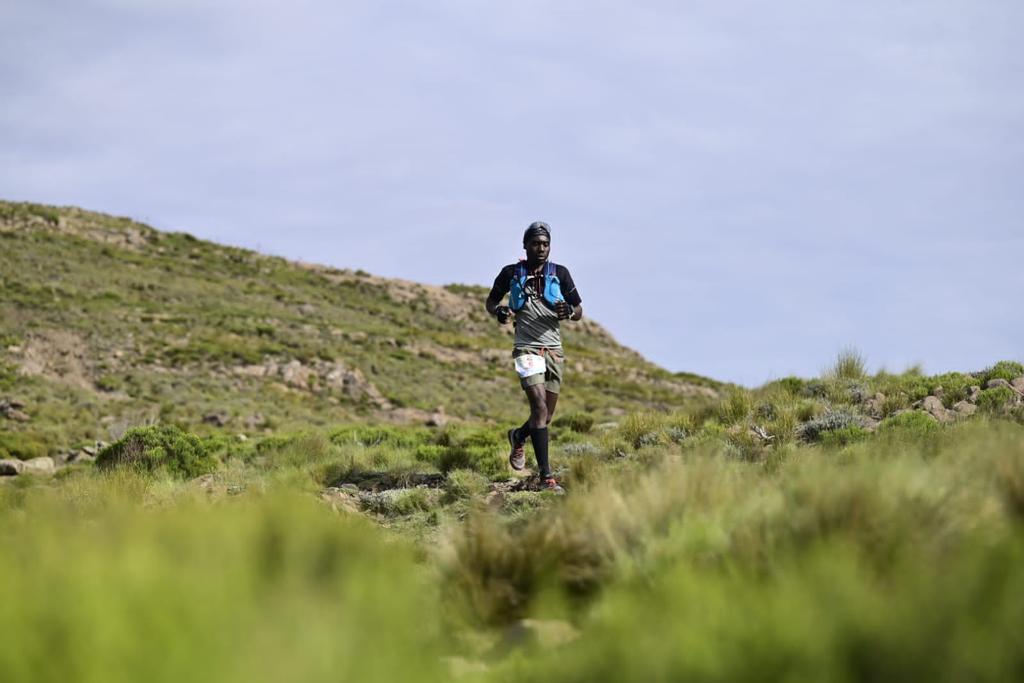 Runners through CP3 at <a href="/kway_za/">K-Way South Africa</a> #SkyRun and looking strong #HellofaRun <a href="/Suunto_Fitness/">Suunto South Africa</a> #Ledlenser <a href="/racefood/">Racefood</a> <a href="/DevilsPeakBeer/">Devil's Peak Beer Company</a> #AuthenticallyAfrican #Movescount #GearUpGetOut