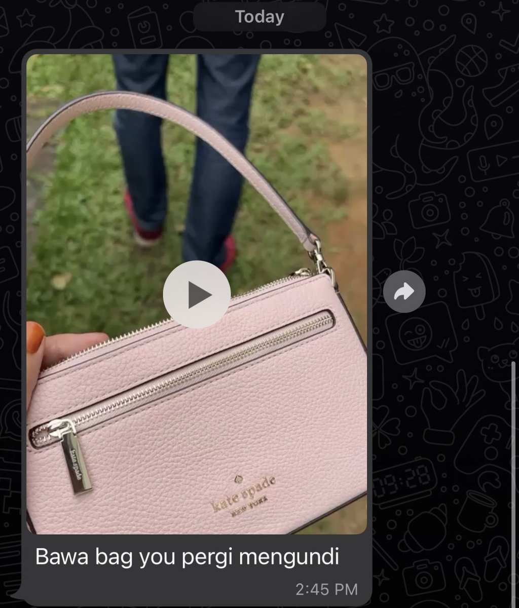dyradyre's tweet photo. Terharu ada orang bawa Kate Spade beli dengan I untuk undi today. Isn’t she lovely 😍 #shopwithdira https://t.co/yDdHHWtls3