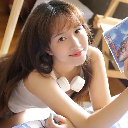 Đi theo tôi, tôi có những người phụ nữ xinh đẹp đang đợi bạn