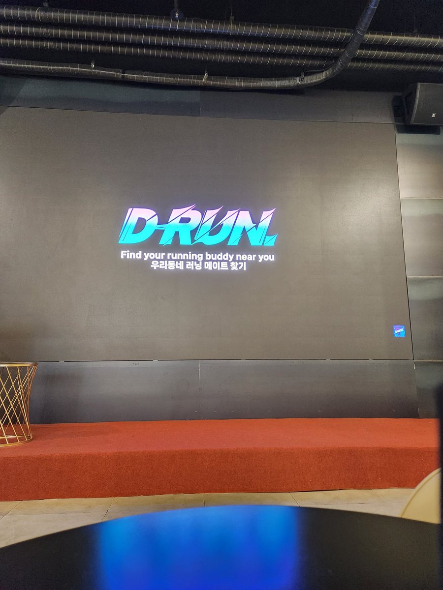 kmdc007's tweet photo. 먼길 와서 참석한 보람이 있는 D-RUN 오프행사!!
대표님의 비전을 들으며 앞으로의 행보가 기대됩니다.
@D_RUN_official 
 #DRUN  #NFT #M2E #러닝 #마라톤 https://t.co/es7BnE1MOZ