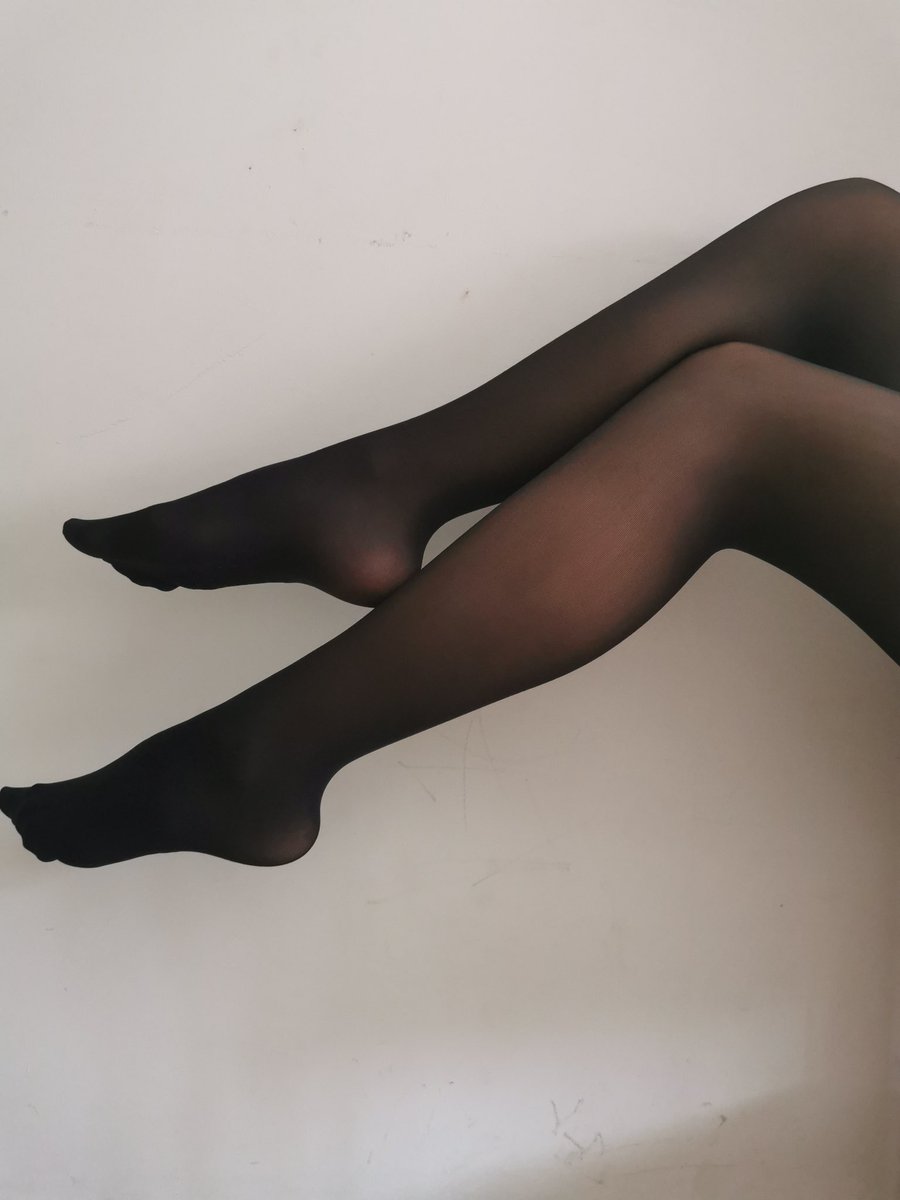 画 写生
<a href="/Fengsiyuan/">Mr.死因</a> 
#stockinglegs #丝袜美腿 #黑丝 #画画 #ilustration #sketch