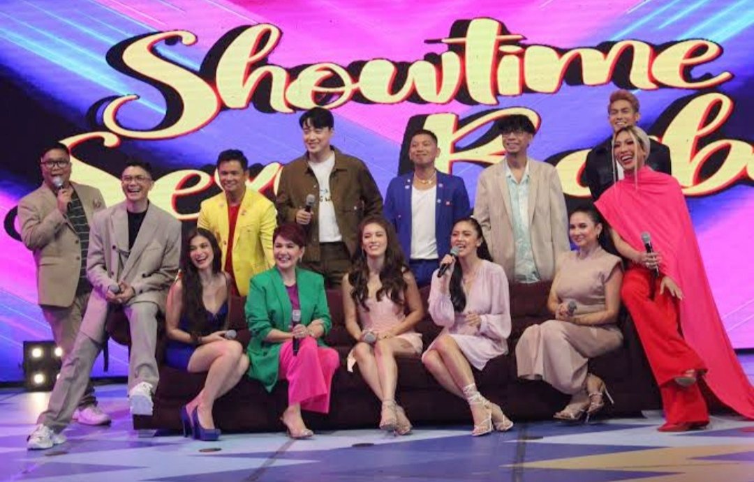 janinalala_26's tweet photo. I LOVE YOU ALL.
That's the tweet. 🥺❤️

#ShowtimeTRESElebrate 
#Magpasikat2022GrandChampion 
#Magpasikat2022AnneJackieIon #Magpasikat2022ViceAmy #Magpasikat2022JugsTeddyKim #Magpasikat2022OgieKarylle #Magpasikat2022JhongRyan https://t.co/t8JQxODjKw