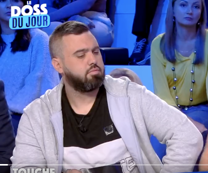 tcabarrus's tweet photo. Les #medias et #LFI "célèbrent" les 4 ans des #GiletsJaunes:
Coucou les revoilà sur les plateaux des #telestoutinfo, #JeromeRodrigues, #MaximeNicolle et #EricDrouet... 🤡 https://t.co/MXTB9X0No0