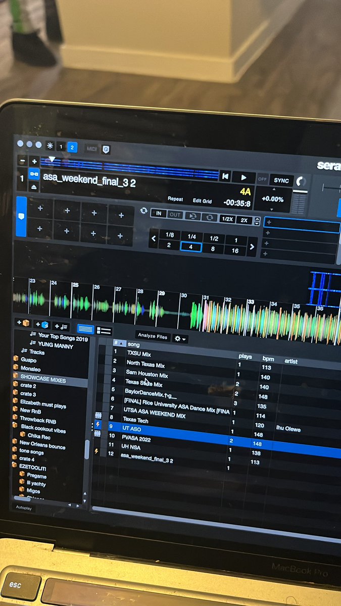 DJEZE_'s tweet photo. #ASOWeekend Iβm here trying to see what happened with a @Texas_ASO
But , from the looks we observing the mix is coming up as a corrupt file , @notnumo met up with me and airdropped it again. It was still coming up as a corrupt file. https://t.co/VAYf2pkdB2