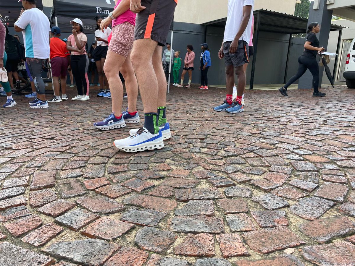 On's are on and our guests are ready to #RunOnClouds at our Tifosi Open Day!

#OnRunningSA #NewShoe #NeverNotOn #forgetgravity