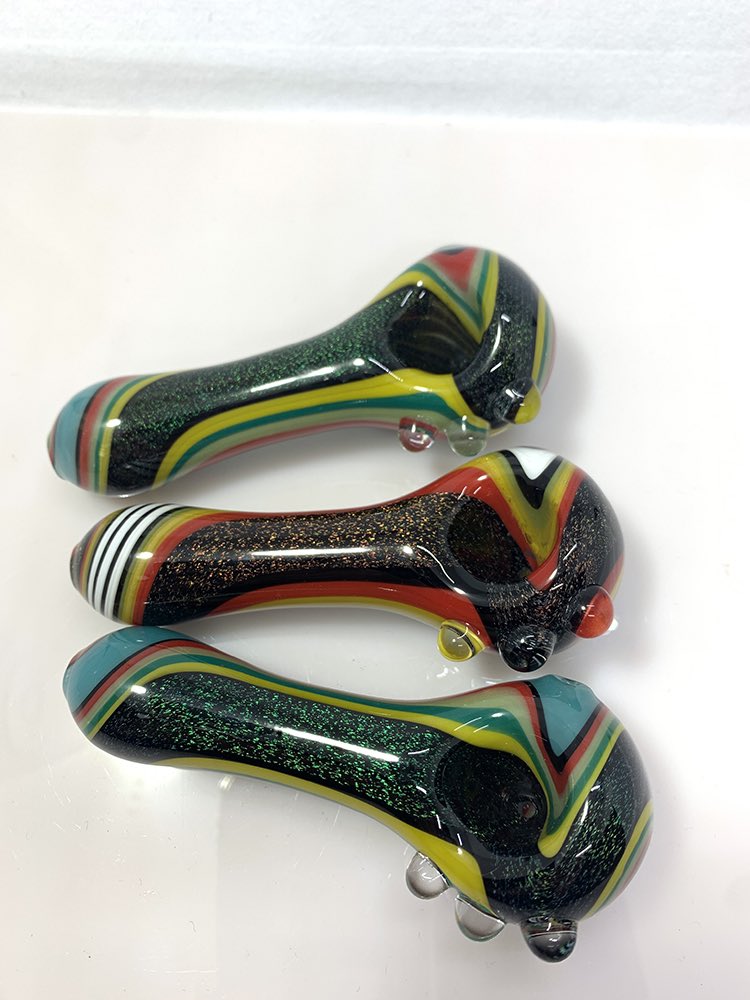 steamcrocodile1's tweet photo. Fantasy Stripe Glass Hand Pipe smoking pipes Quicksand gold Spoon pipes https://t.co/IieO6TyHfx