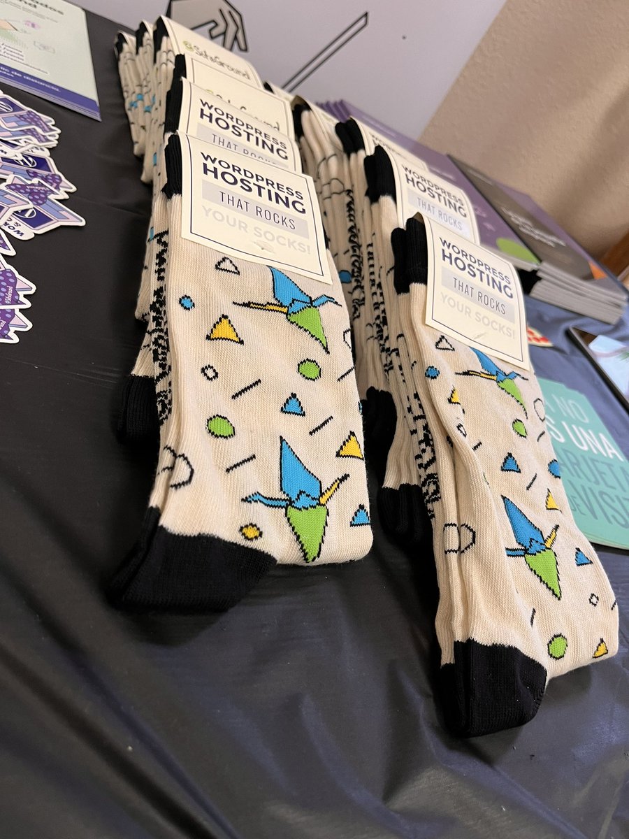 salonsoweb's tweet photo. Vamos con el checklist de regalitos molones de los patros en #WCGriñón
✅tazas de @LucusHost
✅camisetas y pegatinas de @YITHEMES
✅calcetines de @SiteGround_ES
✅bolsa #webCreator de @elemntor
¿Me dejo alguno? https://t.co/a20cg4Behg