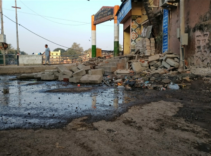 166Ward's tweet photo. कुर्ला  (प) प्रभाग क्रमांक - १६६ मधील  शिवाजी तलाव  जवळ येथील मल निसारण वाहिनी आणि  पर्जन्य जल वाहिनी अत्त्यंत  दुरावस्थेत असून घाणीचे पाणी रस्त्यावर वाहत आहे @mybmc @mybmcSWD https://t.co/TIjALiRvTX