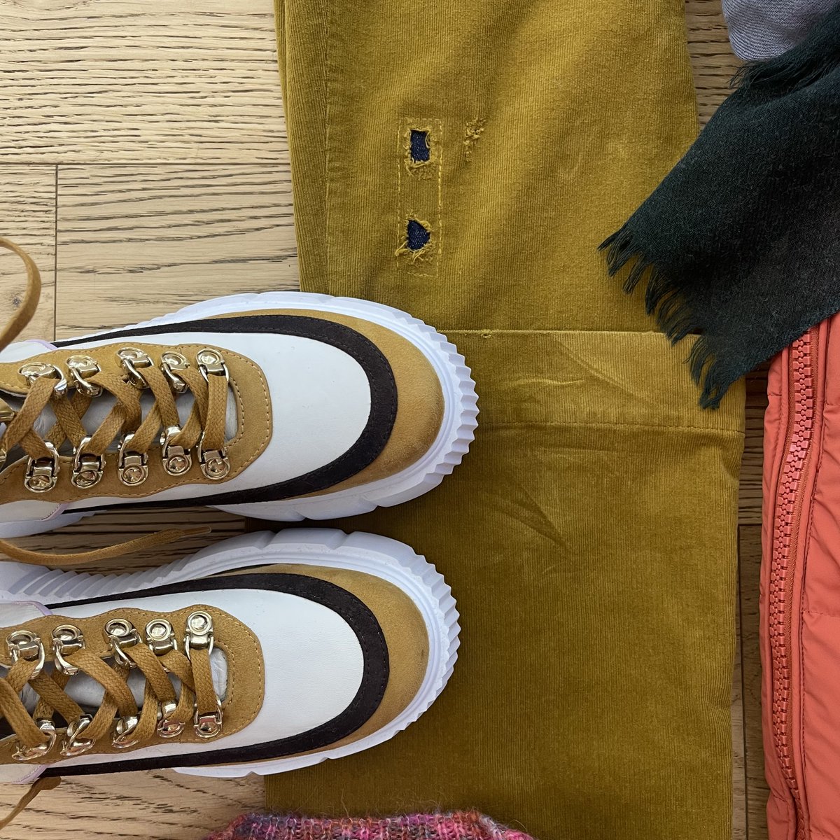 mikonosmoda's tweet photo. NEWNEW | El naranja y los colores teja son un acierto junto con la micropana.
.
#mikonosmoda #fashion #brandunique #logroño #hot https://t.co/OXFoBbXQGv