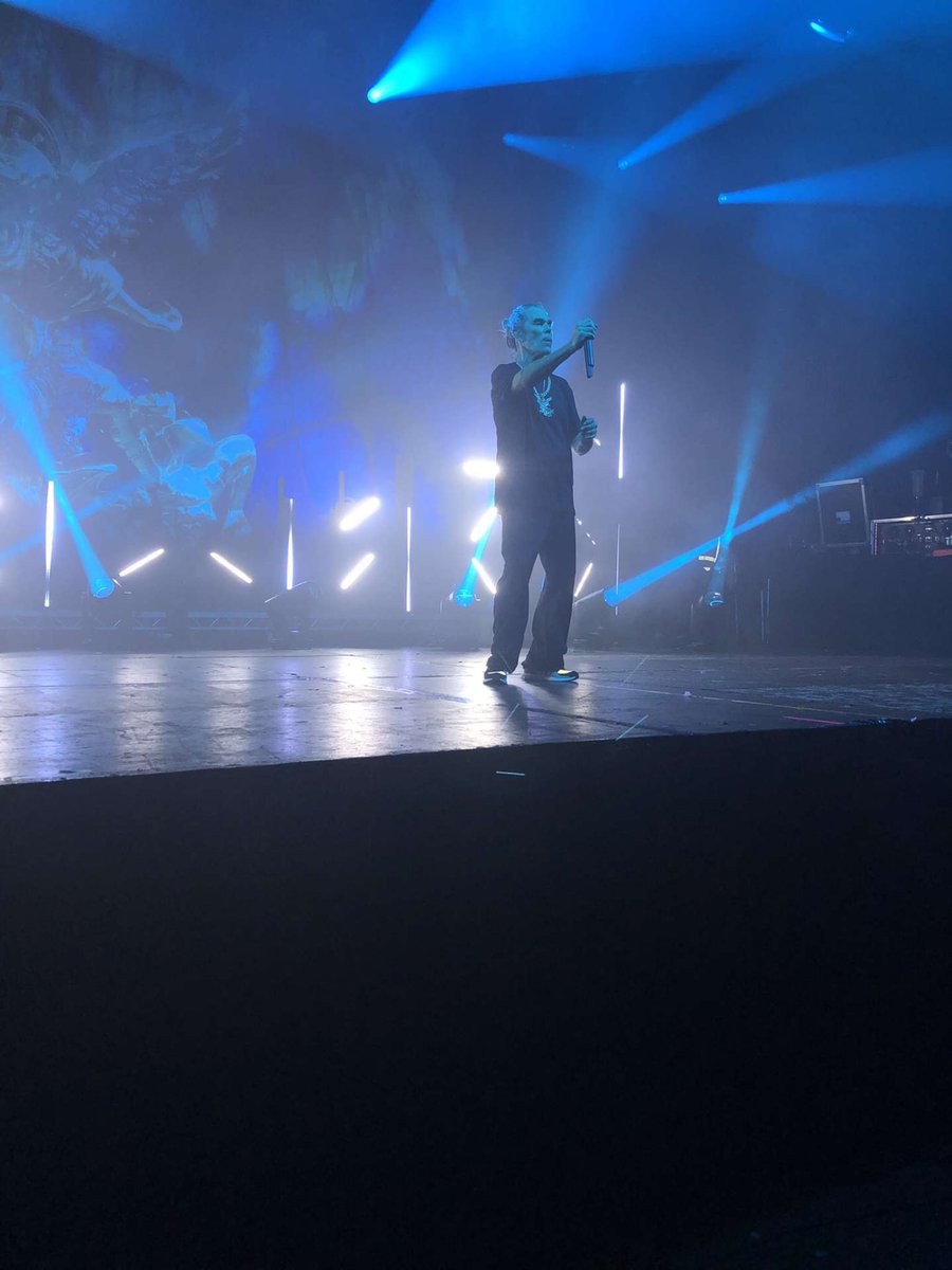ThomasJBetty's tweet photo. Throwback to @ianbrown at Manchester in September. What a night. #ianbrown #ownbrain #kingmonkey #Manchester https://t.co/fWtMBMtO4K