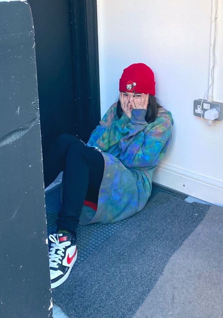 when they sit in corners >> - 🌟