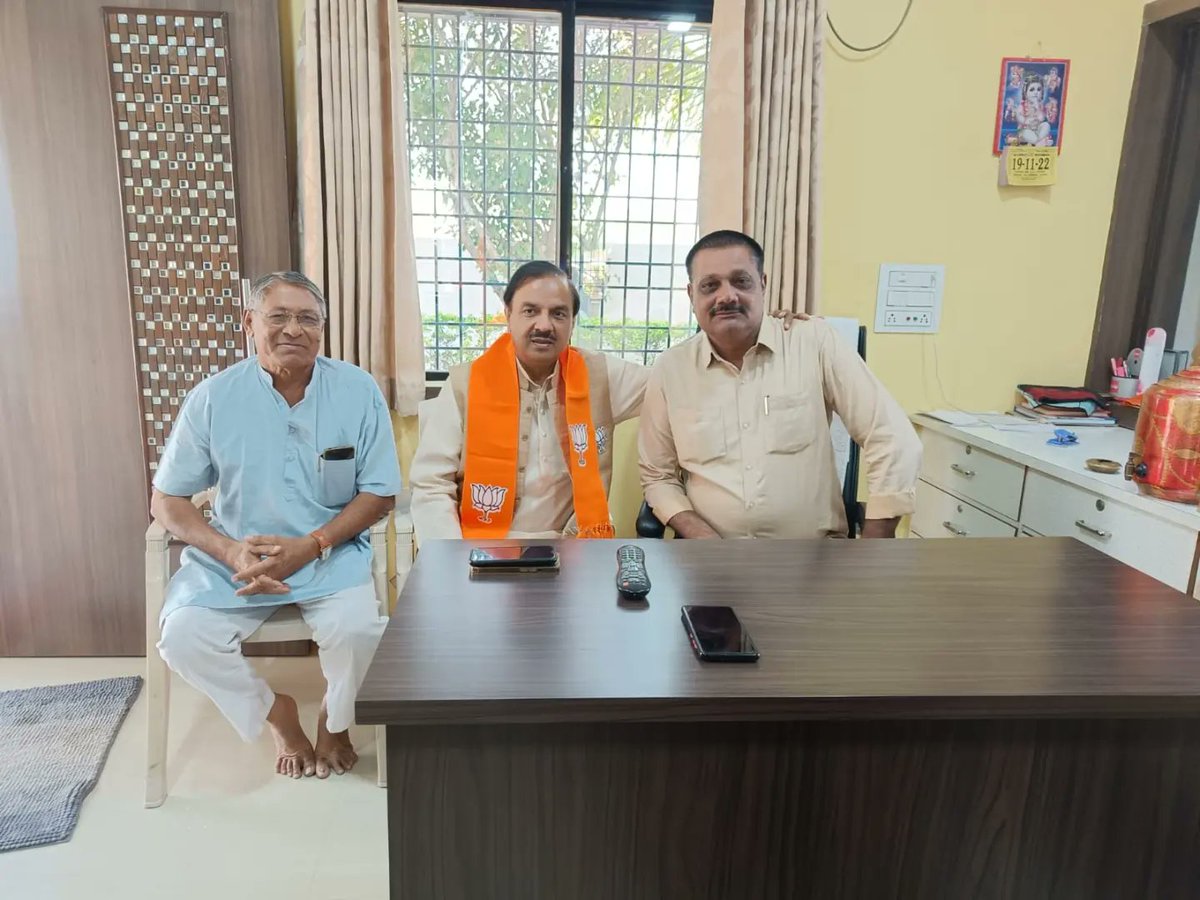 dr_maheshsharma's tweet photo. 'जन-जन ने ठाना है डबल इंजन की सरकार को लाना है'

गुजरात के गांव मोटा दहिसरा तालुका मालिया, में जनसंपर्क कर ग्रामवासियों से भाजपा प्रत्याशी के पक्ष में मतदान करने हेतु अपील की। https://t.co/6ADHUf4CLn