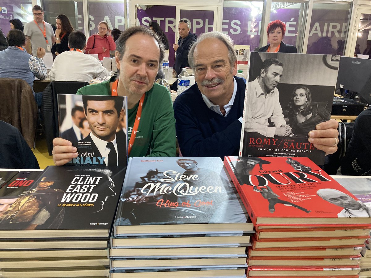 Avec Jean-Pierre Lavoignat au salon du livre de Toulon. Son « Romy/Sautet » et mon « Brialy ». Dans la vraie vie, Romy et Brialy étaient très liés. Une belle amitié qui s’était nouée en 1958 sur le tournage du film Christine.