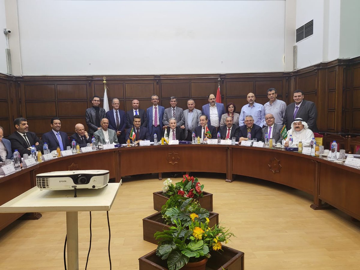 بحمد الله تمت موافقة الجمعية العمومية لهيئة المكاتب ومؤسسات الهندسة الاستشارية العربية بإتحاد المهندسين العرب على إنضمام جمعية #العمران للجنة التنفيذية للهيئة وإختيار <a href="/adsahhaf/">م. عدنان عبدالملك الصحاف 🇸🇦</a> ممثلاً للجمعية في اللجنة التنفيذية والتي هي بمثابة مجلس إدارة للهيئة..