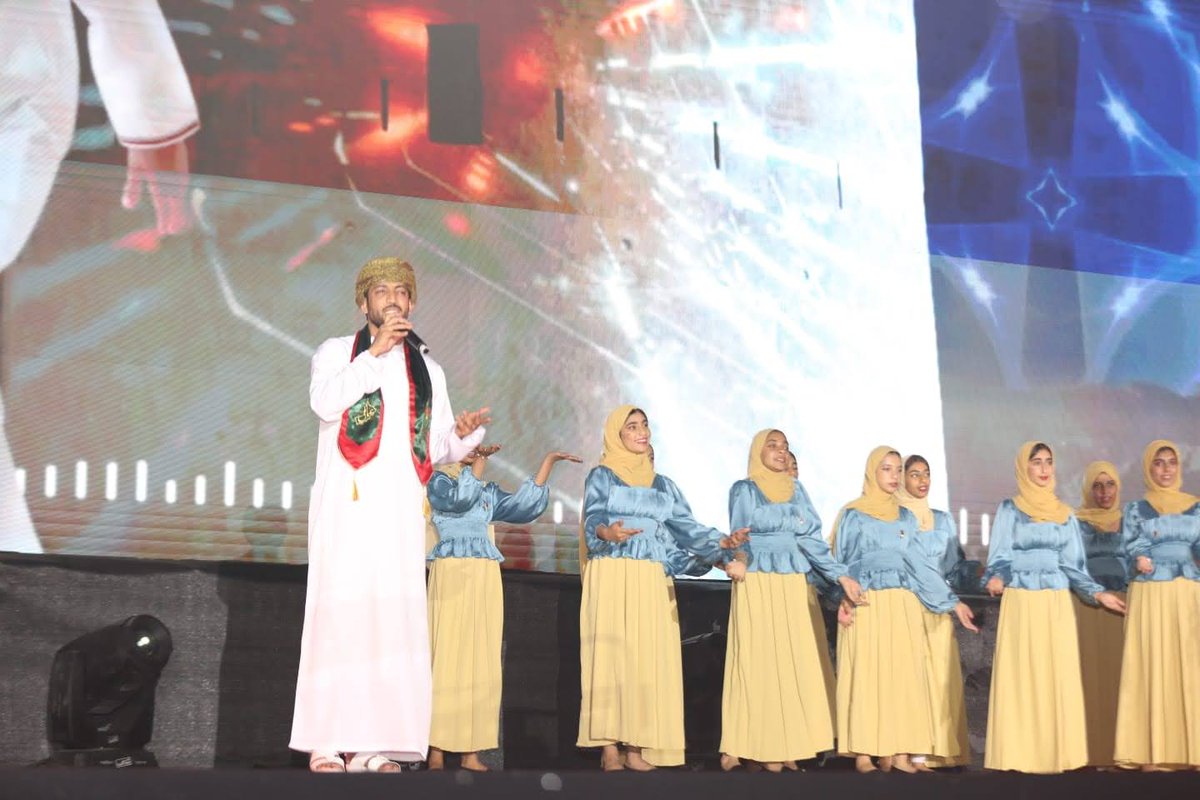 مشاركتي في إفتتاح مهرجان صُحار ،وتضمنَ المهرجان لوحات فنية تغًنت في حب الوطن بمناسبة العيد_ الوطني_الثاني _والخمسون_المجيد بمحافظة شمال الباطنة ..
تحت رعاية سعادة الشيخ/ محمد  الكندي محافظ شمال الباطنة_ وبحضور أصحاب السعادة والولاة  والمكرمين والشيوخ والأعيان18.11.20