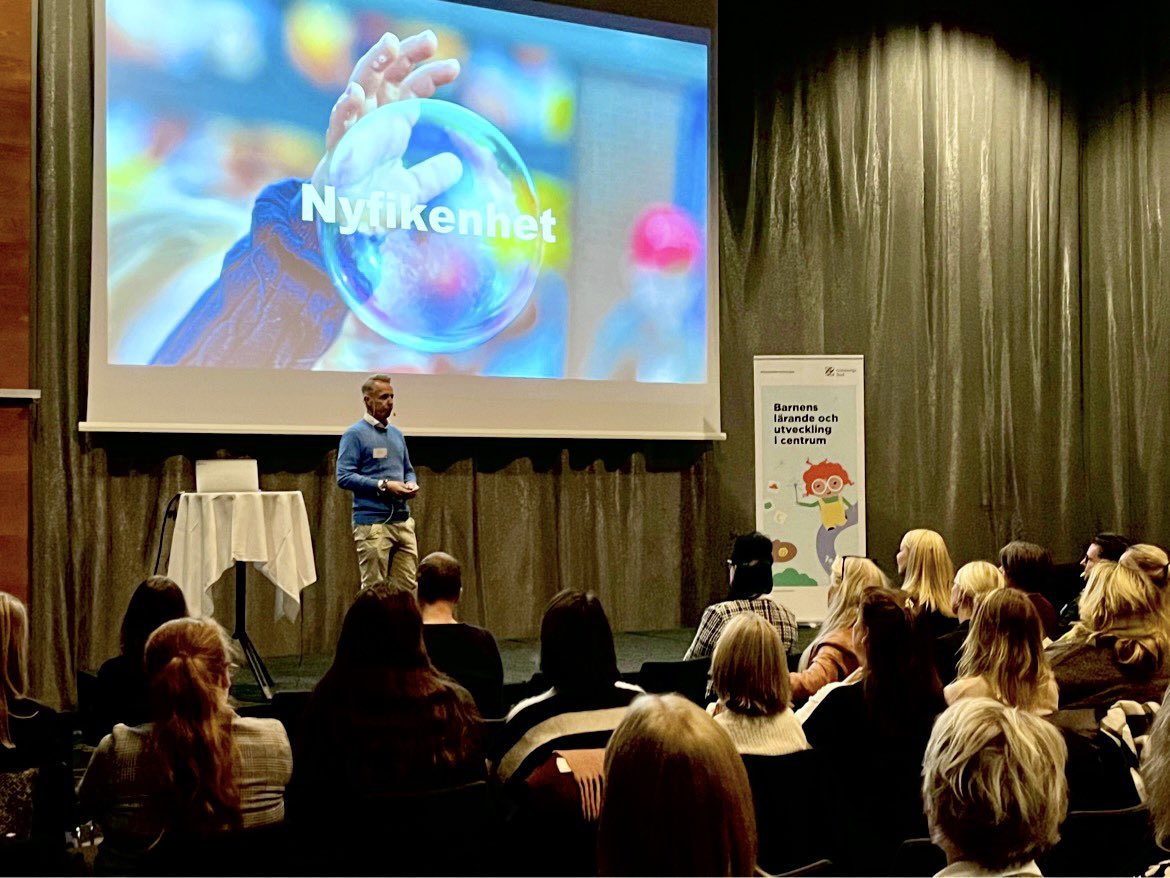 kunskapsdirren's tweet photo. Fint välkomnande när jag besökte förskoleförvaltnings chefsdag 🤩. I januari kliver jag ombord. https://t.co/sodulSqLWf