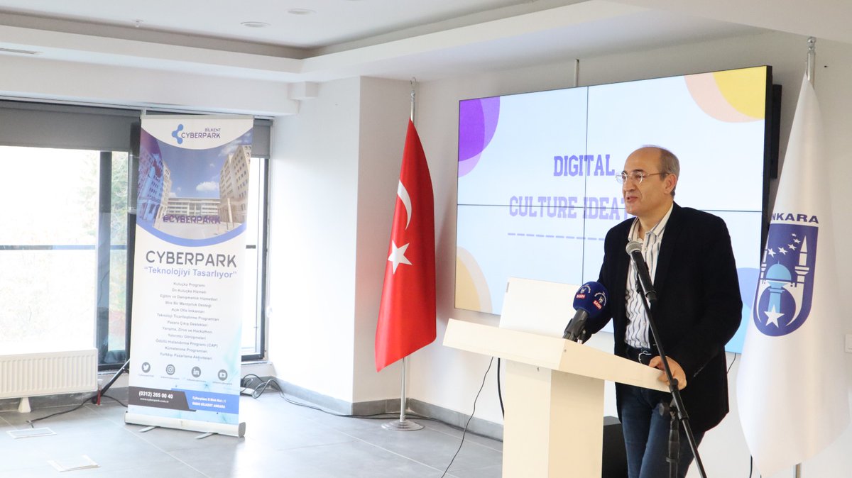 CyberparkTGB's tweet photo. Digital Culture Ideathon açılış konuşmaları ile başladı!

Bilkent CYBERPARK Girişimcilik, İş Birliği, Teknoloji Transfer Birim Müdürü Nihal Yazgan, Game Circle Kurucusu Prof. Dr. Veysi İşler ve Başkent Üniversitesi YAKEM'den Doç. Dr. Nihan Gider Işıkman konuşmalarını yapıyor!✔️ https://t.co/Fm4bVl2bu4