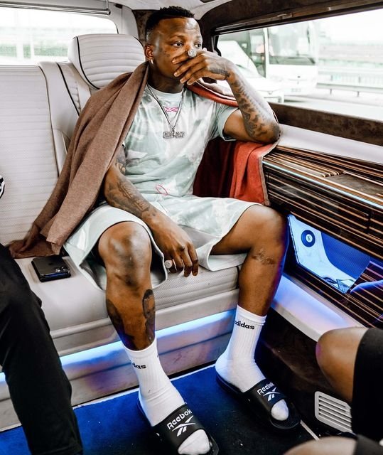 Harmonize na Edi kenzo  ni wasanii pekee kutoka East Africa waliopata nafasi ya kutoa burudani kwa mamilioni ya watazamaji wa Final za World cup  nchini Qatar  2022. Jamaa ameiheshimisha nchi na ataipeperusha vema bendera ya Tanzania.