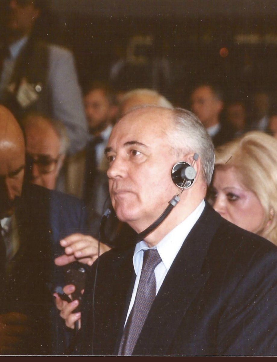 CransMontanaF's tweet image. Vintage…

The President of the Soviet Union, Mikhaïl #Gorbatchev among the participants of the Forum in ⁦@cransmontana⁩