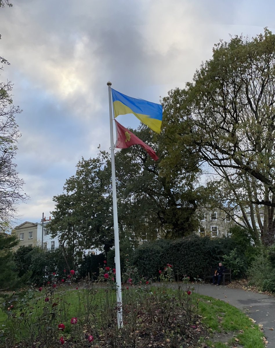 Cross keys + Ukraine flags in St Peters Sq #W6 for <a href="/SPRA_W6/">SPRA_W6</a> community gardening 10-12:30 today, Sat 19 Nov. Do come and plant Spring bulbs, lend a hand to dig, weed, rake and sweep! Last year some 1,500 bulbs we planted resulting in the glorious spring display earlier this year.