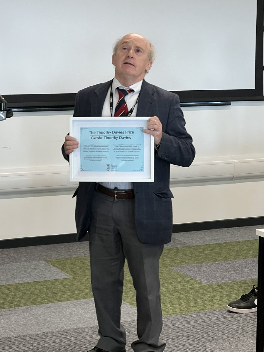 SwanseaEEE's tweet photo. Throwback to the official launch of the Timothy Davies Prize for the best Y2 Micromouse group project, to recognize &amp; celebrate the invaluable contribution of our esteemed colleague, Dr Timothy Davies to the @SwanseaEEE department 🙌👏🤝🎉📖🎓🏆 https://t.co/niJVUakdfM
