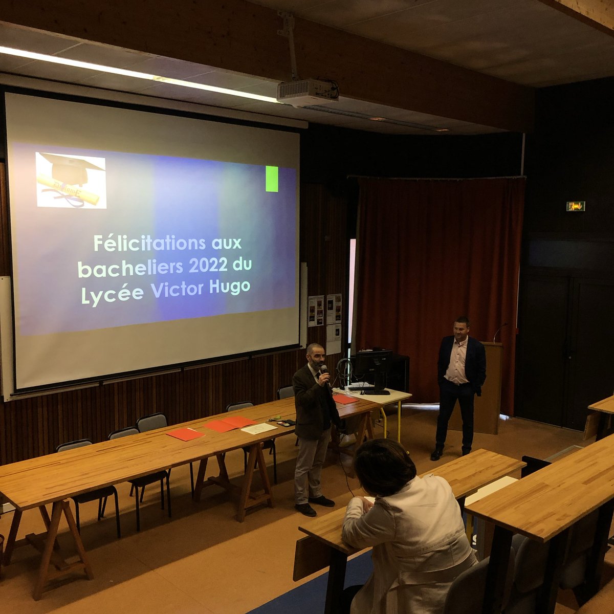 AEVH12's tweet photo. C’est parti pour la remise des diplômes au lycée @HugoLycee ! En présence de @PierrePoidevin @ypuget31 @Camille_2Neau @ThomasLamyDC 
#ancienslycée #colomiers https://t.co/gjEvLk5jyV