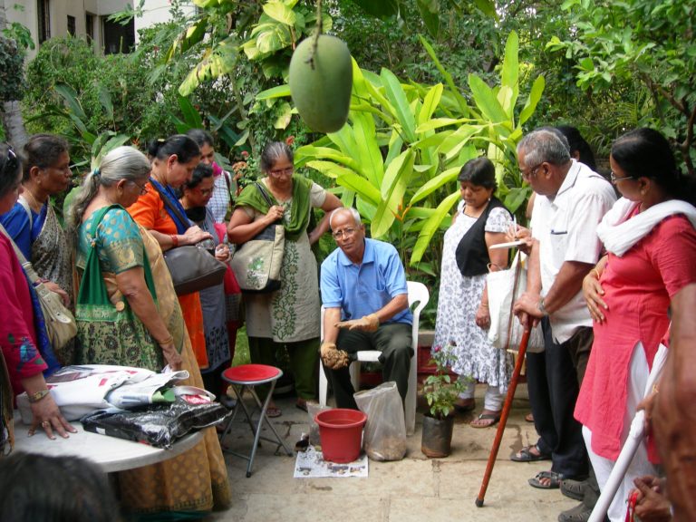 AmithHegde6's tweet photo. How #RooftopGardens can potentially reduce t burden on #India’s #TraditionalFoodSystem

#UrbanFarms can b a source of fresh #OrganicVegetables, offer a fresh perspective on managing #KitchenWaste &amp; nurturing a #community

#SustainableFood
📸@mongabayindia https://t.co/dLJWmLQo9l https://t.co/udUG7bSRJd