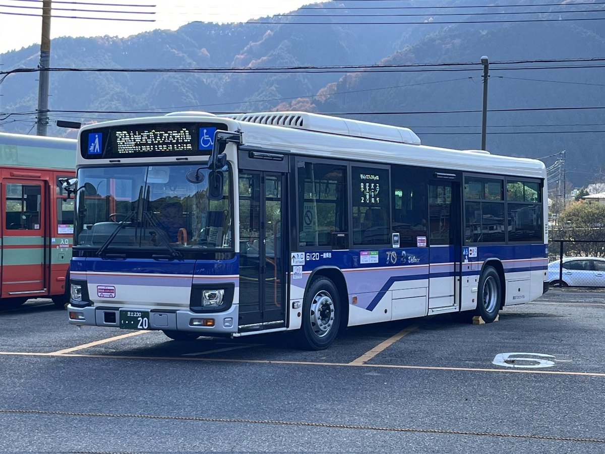 東武バスフェスティバルin日光 旧貸切色のリバイバル塗装と側面のTO-B