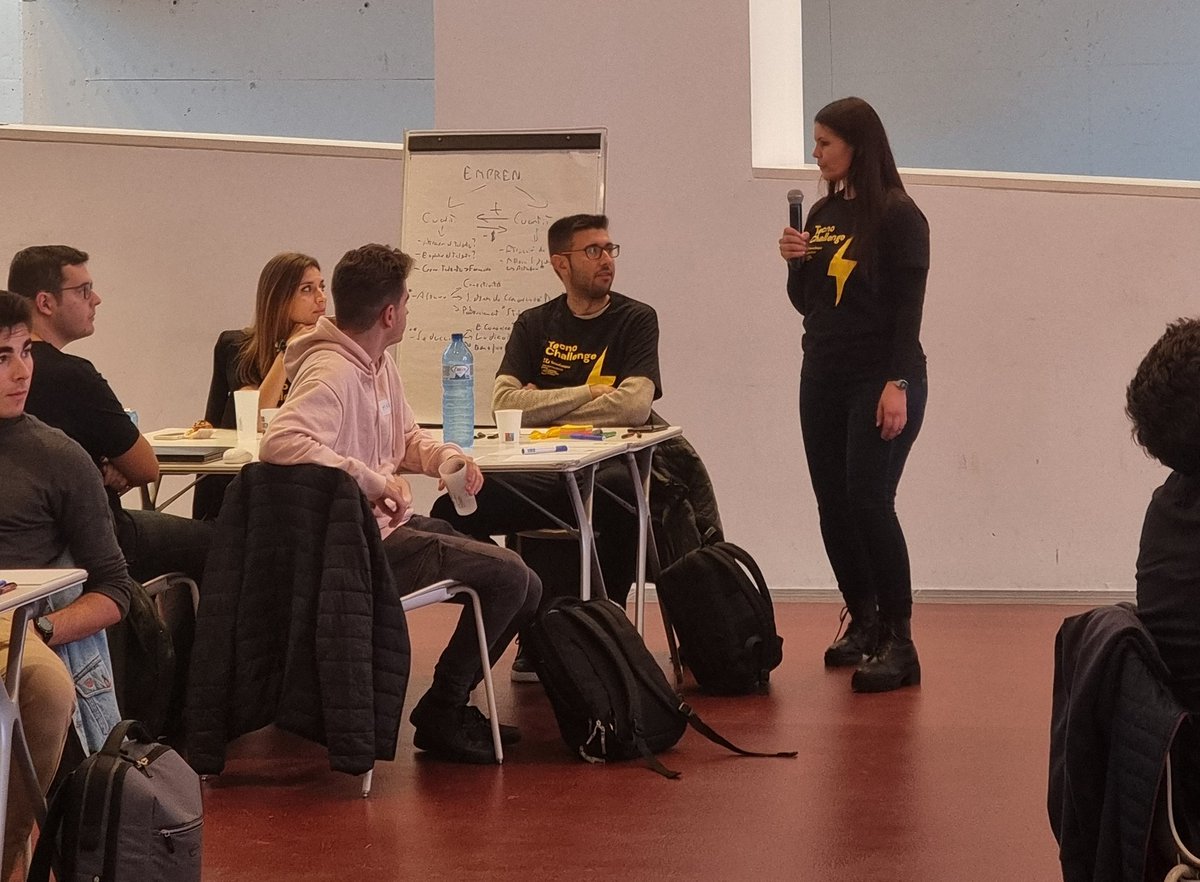 TecnoCampus's tweet image. Avui sí!👌 Comencem la #TecnoChallenge ⚡️. Esteu #ready per enfrentar-vos als #reptes?