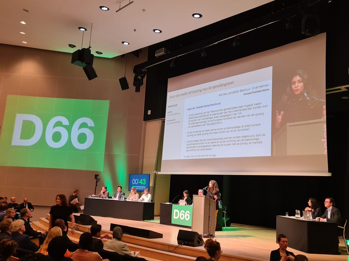 De motie “Snelle uitvoering van de spreidingswet” van raadslid <a href="/DoubianiMaria/">Maria Martinez Doubiani</a> werd net met overweldigende meerderheid aangenomen op #d66congres - veel steun voor het belang van deze wet, voor humane opvang asielzoekers en een oplossing voor nu en in de toekomst.