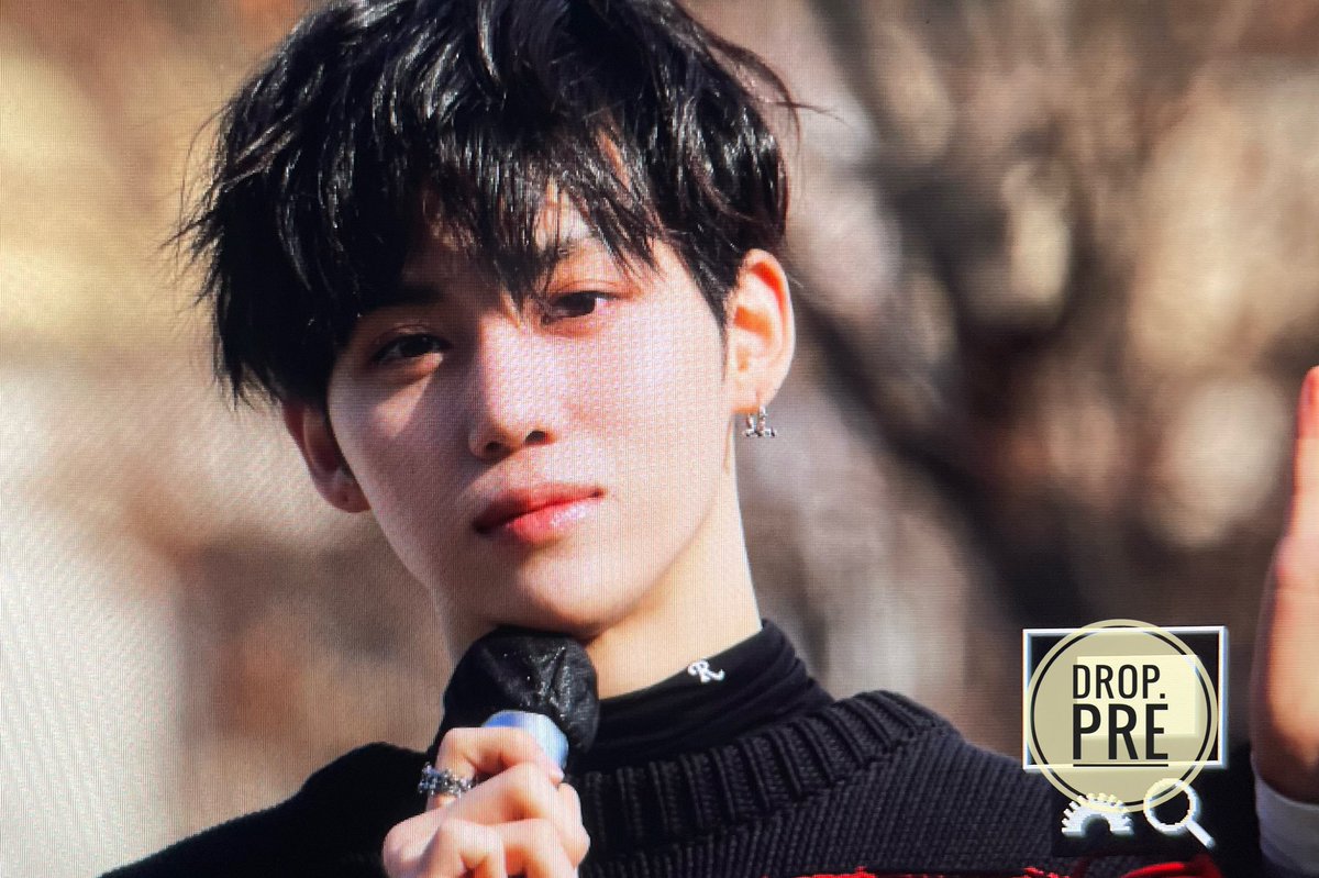 __Droppin__'s tweet photo. 221119 음악중심 미니 팬미팅 pre.

겨울냄새🤧

#윤성 #황윤성 #드리핀 #DRIPPIN @DRIPPIN https://t.co/0Xx97TsSBd