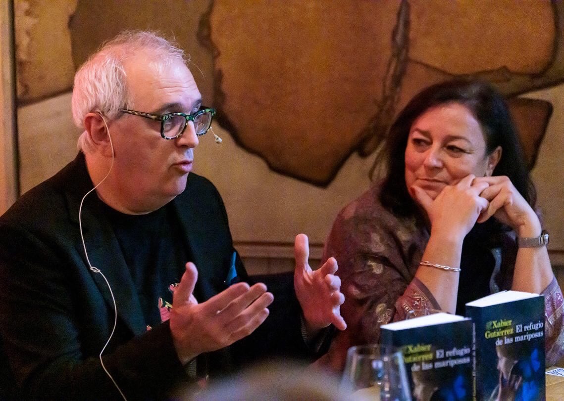 Todo un privilegio haber contado con <a href="/XabierGutierrez/">Xabier Gutiérrez</a> en la presentación de su libro “ El refugio de las mariposas” 

Ha sido apasionante dar vida a esa cena literaria inspirada en el libro. 

<a href="/LugardelaPanza/">En un lugar de la Panza</a> #LasVeladasHeinekendeGastroLAVA #valladolid