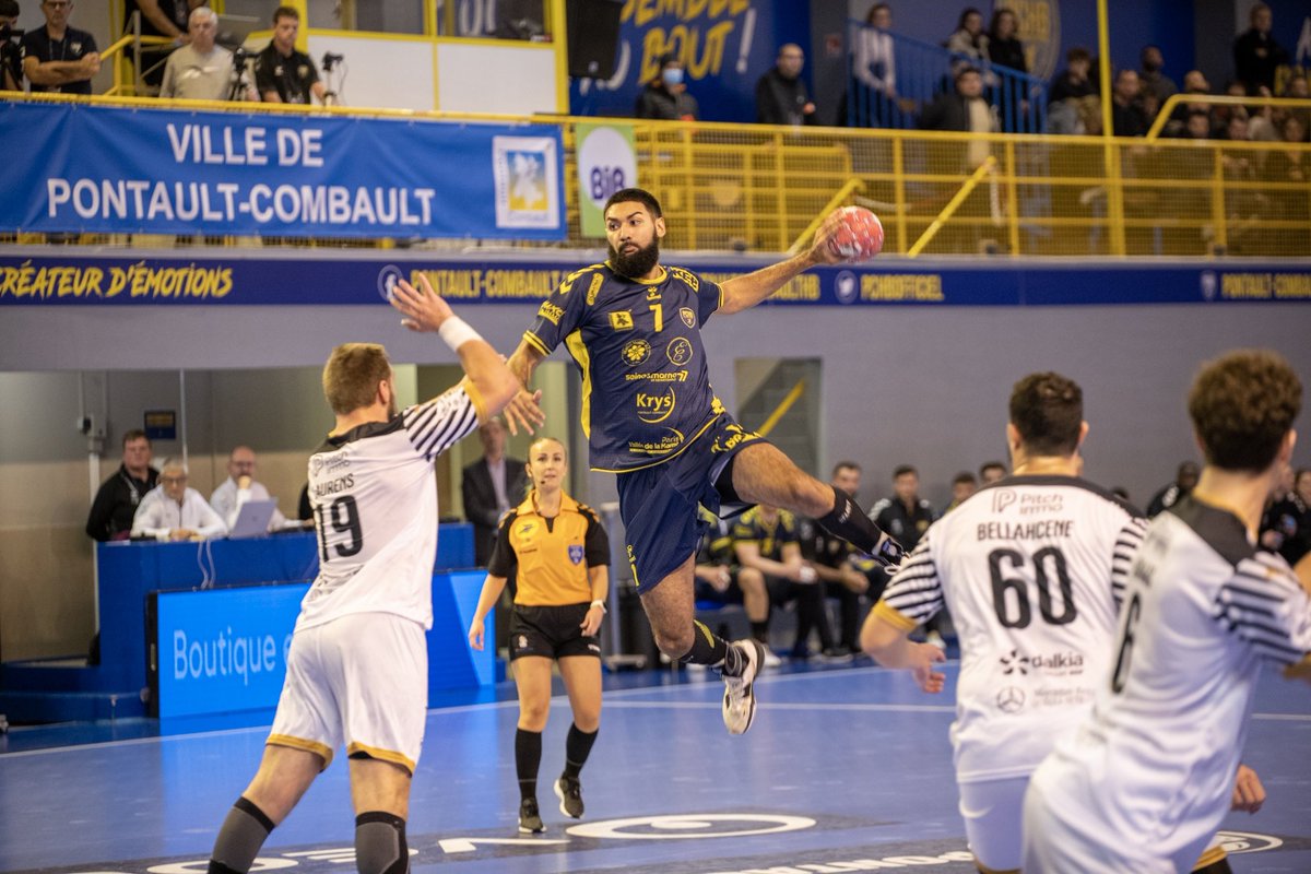 PCHBofficiel's tweet photo. Une victoire dans la douleur face à une belle équipe de @FTHB_Officiel ! 👏
📸 Retour en images
#PCHB #Proligue #Boisrame #Handball https://t.co/HJroQEDX2w