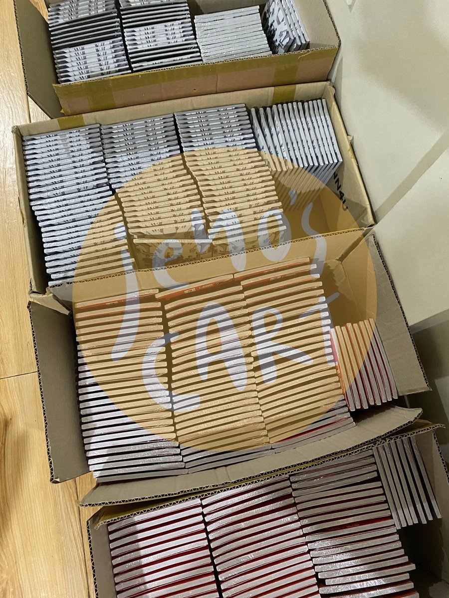 jenoscart's tweet photo. #JCARTUPDATE

Box arrival notice for the following:
- 2 Baddies Photobook ver.
- 2 Baddies Digipack ver.
- NCT x Sanrio 2nd MD NETA

Shipping emails to be sent shortly. Pooling and packing will be this weekend. Shipments begin next week 😊

DM or email for queries. Thank you! 💛 https://t.co/1oq2iOEnsU
