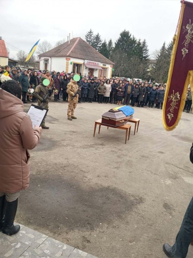 Такое ощущение, что это уже у них как обыденность и тяжба приходить на такие мероприятия...
г.Сарны 19.11.2022