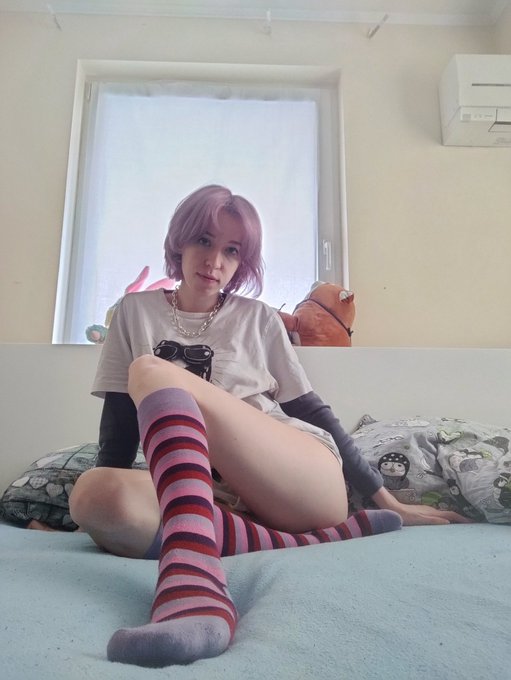 I'm in love with an emo girl 👽🖤  #uwu #onlyfans #cute https://t.co/1mtn232VT4<a href="/tag/uwu"class="tags">#uwu</a><a href="/tag/onlyfans"class="tags">#onlyfans</a><a href="/tag/cute"class="tags"><span>#cute</span></a>