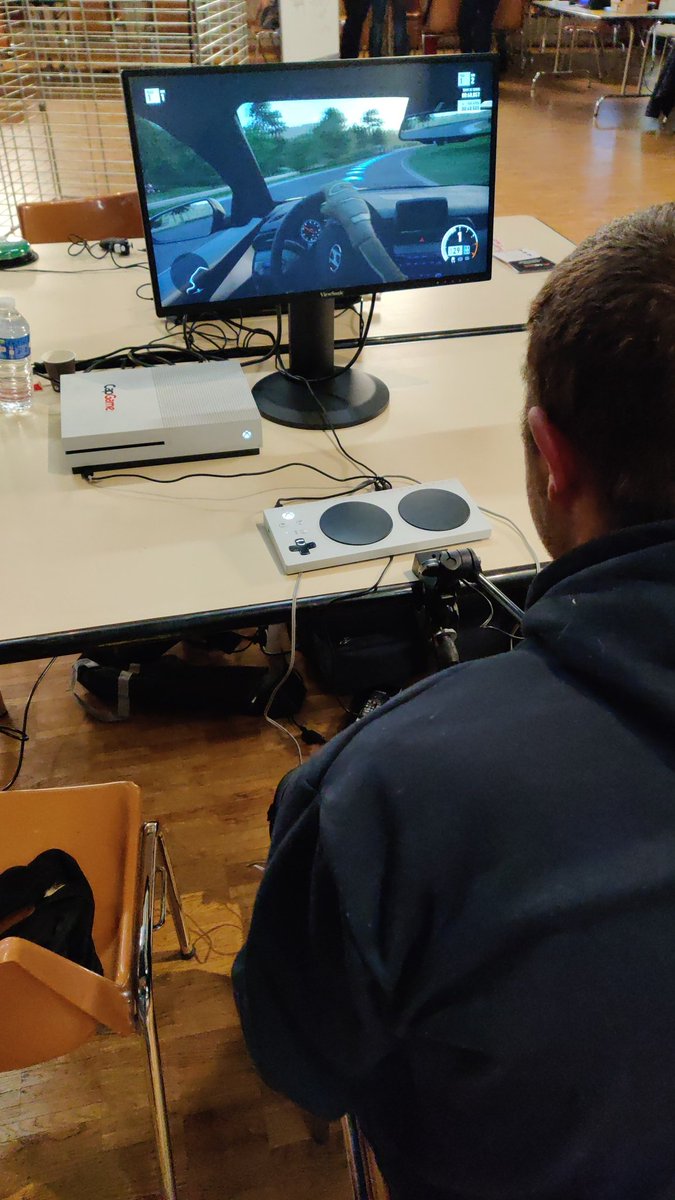 ACJV02's tweet photo. Avec #CapGame au festival Lumeric de Pรฉronne
Cc @davidcombarieu https://t.co/hZOnJheB5C