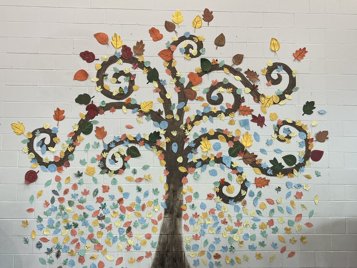 At Five Points, our Tree of Gratitude is overflowing! 💛🍂🧡🍁❤️