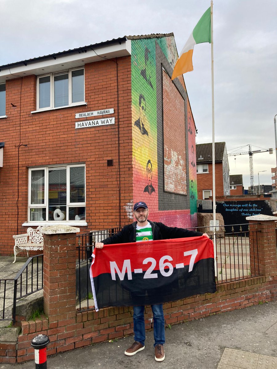 aaronke13972312's tweet photo. Un saludo de solidaridad a todos mis compañeros y compañeras cubanas desde una calle llamada Havana Way en Belfast, Irlanda. Hoy estuvimos recaudando más fondos para insumos médicos para vencer el bloqueo. ¡Viva Cuba! Solidaridad siempre 🇮🇪🇨🇺✊ https://t.co/rKOBDj022Y