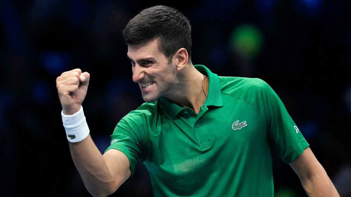 AbascalSantiago's tweet image. Tiene 35 años, viene de jugar un partido de más de 3 horas y con menos de 24 horas de descanso, sin jugar su mejor tenis, logra vencer a Fritz en sets corridos para meterse a la final. Simplemente... Novak Djokovic, el 🐐 del tenis IDEMOOOOOO