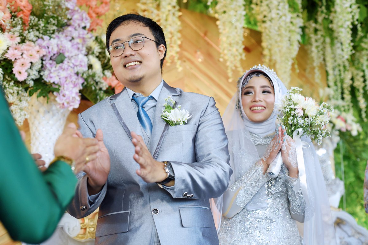 yayanmaukurus's tweet photo. menikah adalah sebuah moment yang sangat indah. Betapa nikmatnya setelah menikah bersama istri tercinta melihat rangkaian keindahan dalam sebuah moment pernikahan #yansphotoworks #magelang #awedding https://t.co/6TL7HtW0FF