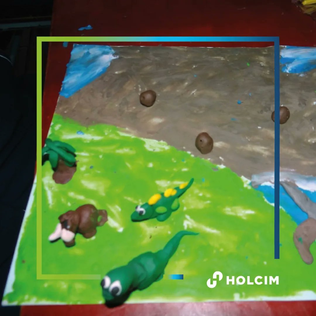 HOLCIMColombia1's tweet photo. En el marco del evento Cienciamáticas del #LiceoHolcim, los estudiantes participaron en los talleres de ilustración científica y modelado para niños y adolescentes, con docentes y estudiantes del Museo Universitario de Ingeniería Geológica de @universidaduptc.
#geología #MUIG https://t.co/cLcTyZeP75